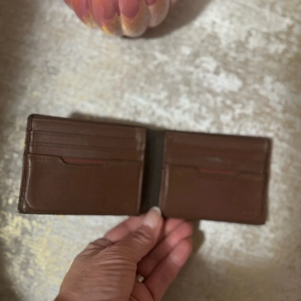 Tumi Mens wallet